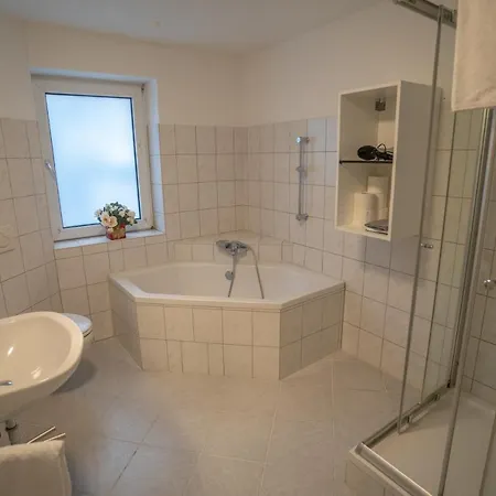 Holiday home 4-zimmer Haus, 2-baeder 140qm Bis Zu 11 Personen Winningen
