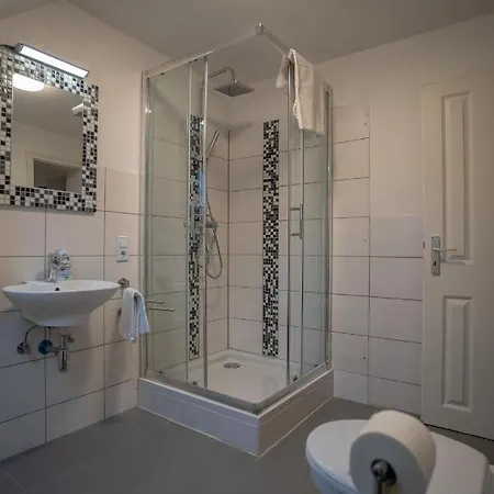 Ferienhaus 4-zimmer Haus, 2-bäder 140qm Bis Zu 11 Personen Winningen