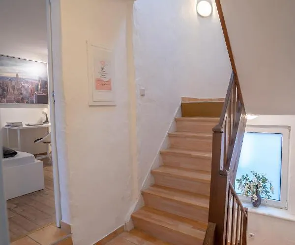 Feriehus 4-zimmer Haus, 2-baeder 140qm Bis Zu 11 Personen Winningen